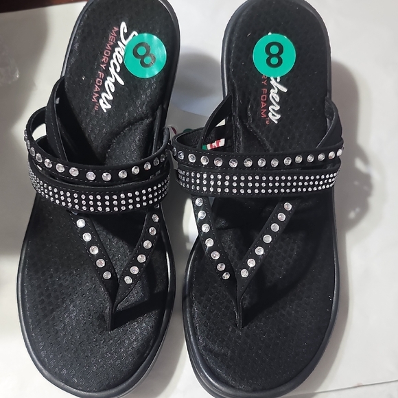 Cali Skechers Black Rhinestone Sandals NWT - Picture 1 of 6